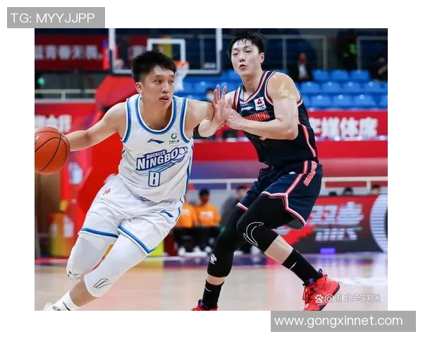 重庆足球队以53分领跑挑战赛积分榜展现强劲实力